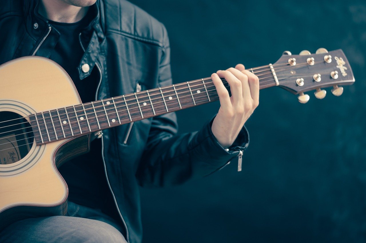 Zonder les een gitaar leren spelen